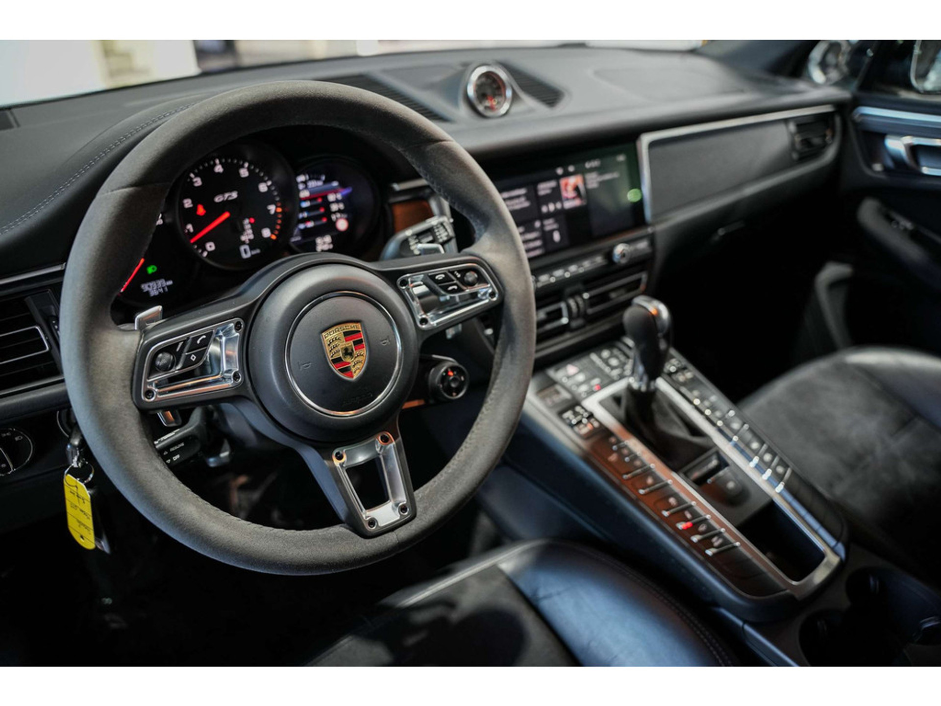 45831969-9.jpg