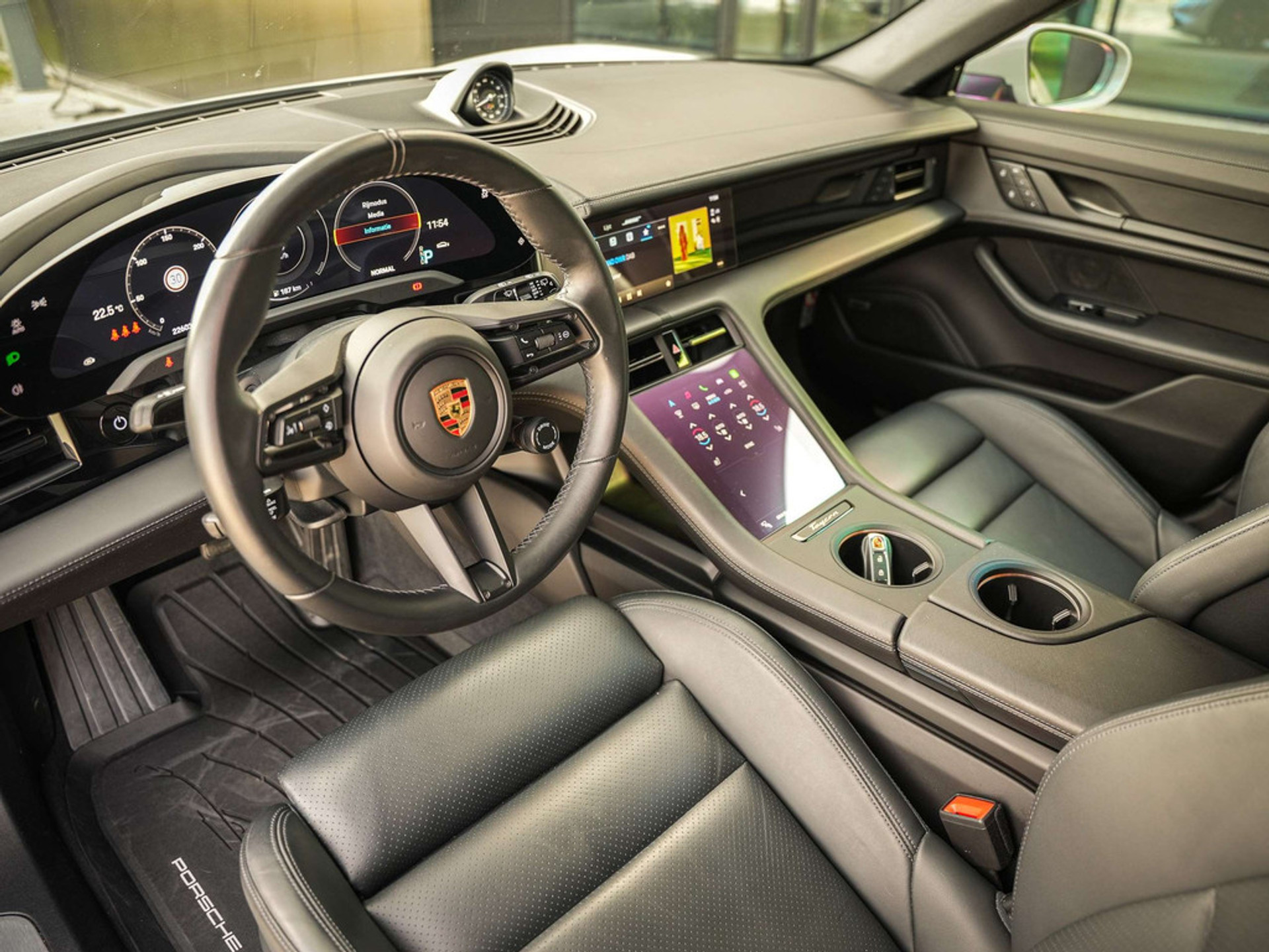 47306075-11.jpg