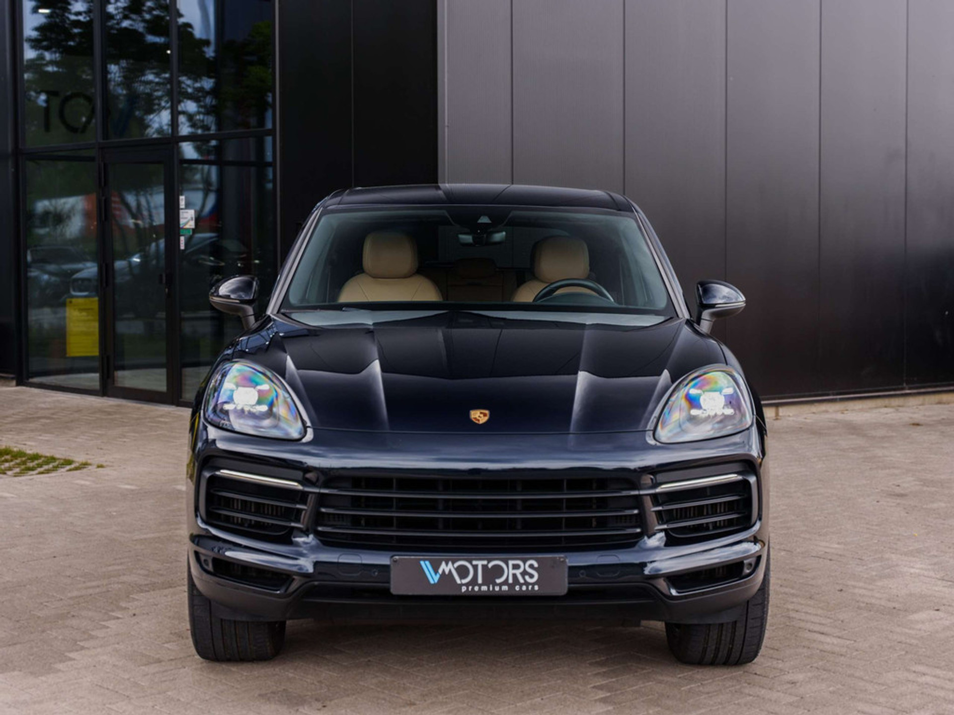 47470792-4.jpg